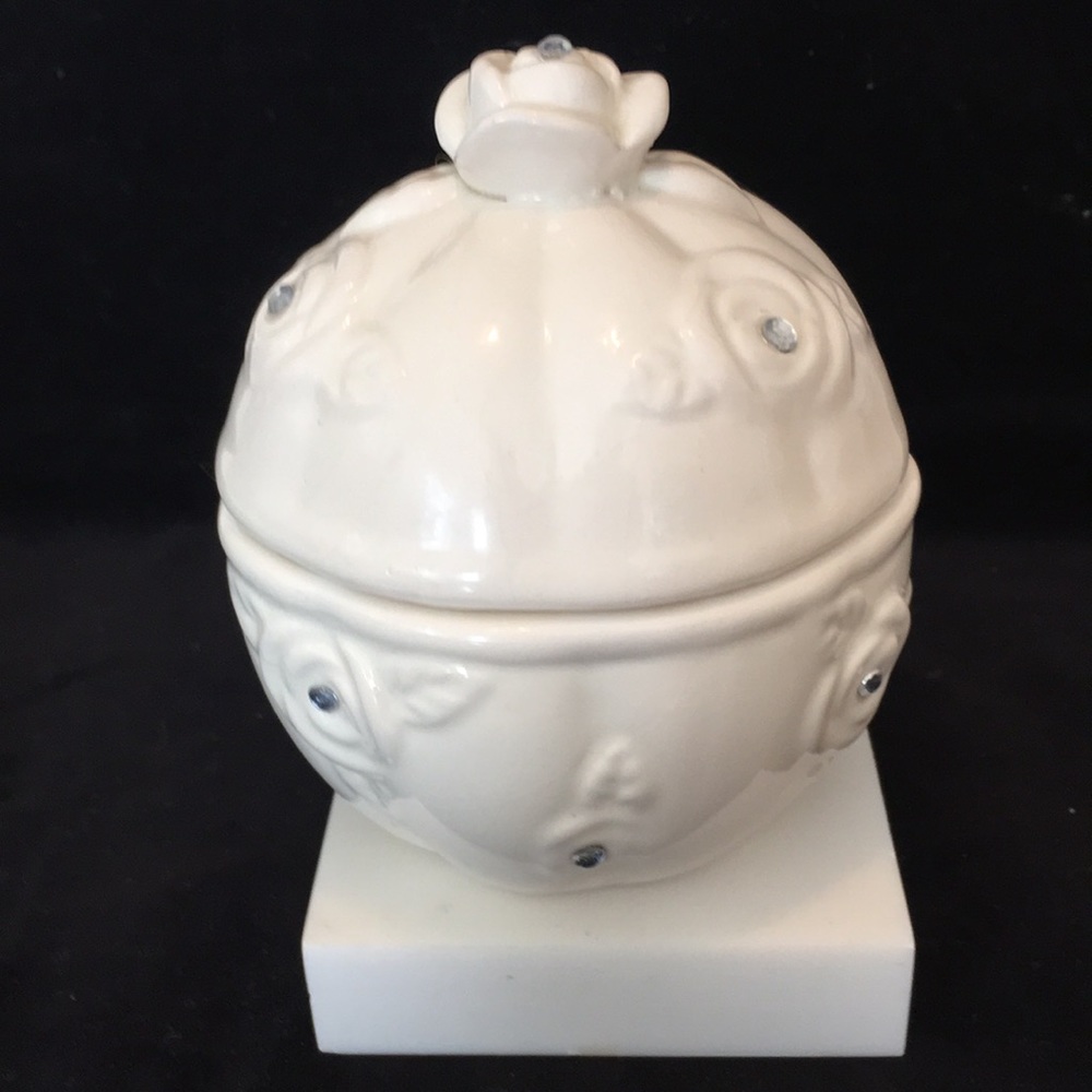 Daiso Japan Rose jar with lid
